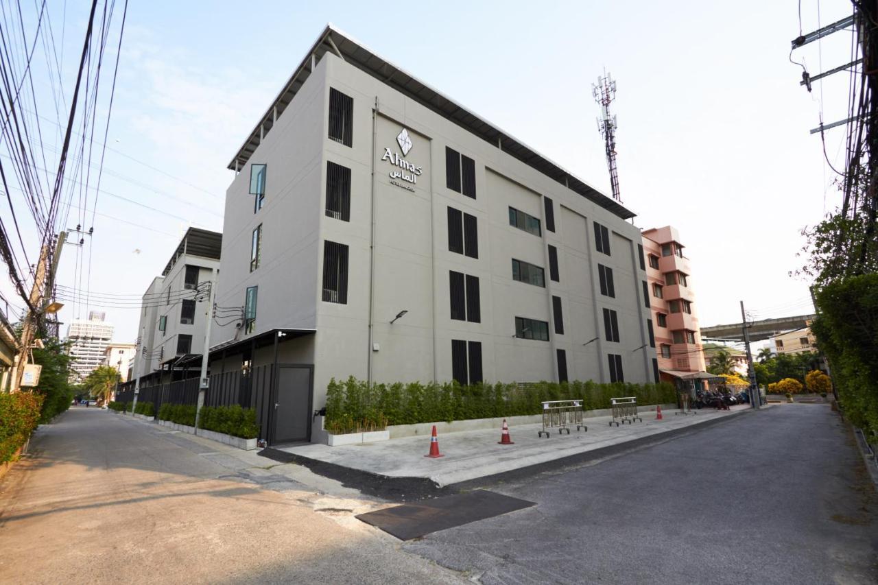 Almas Hotel Bangkok Exterior photo