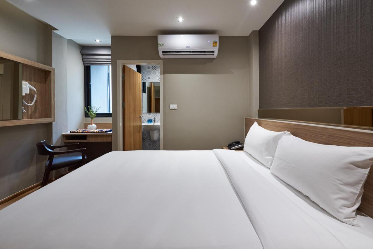 Almas Hotel Bangkok Exterior photo